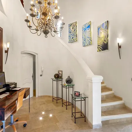 Villa Cannes Mandelieu Lovely 6-bed Theoule-sur-Mer
